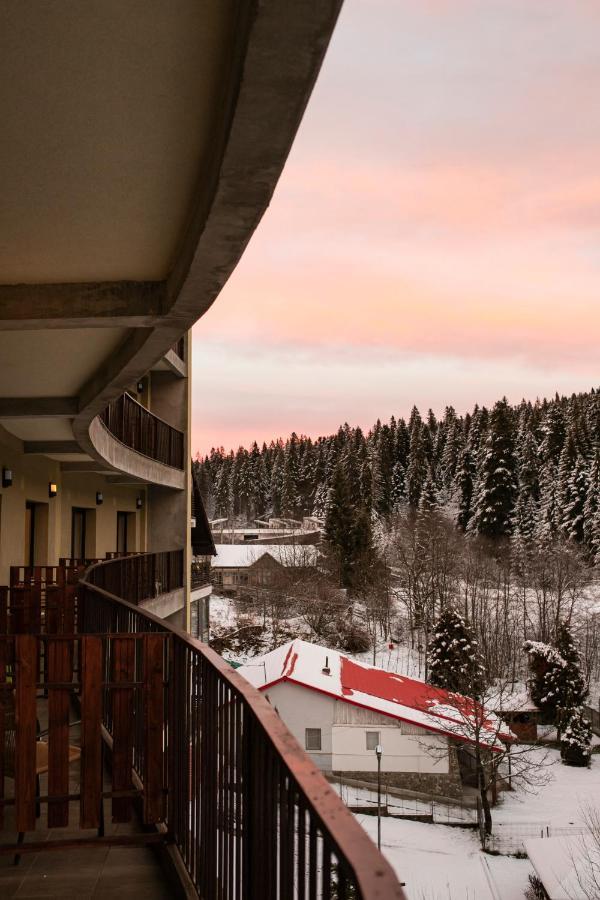 Atrium Hotel Mountain View Predeal Buitenkant foto